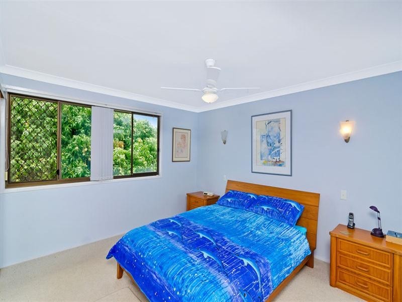 16 Kingfish Court, Palm Beach QLD 4221