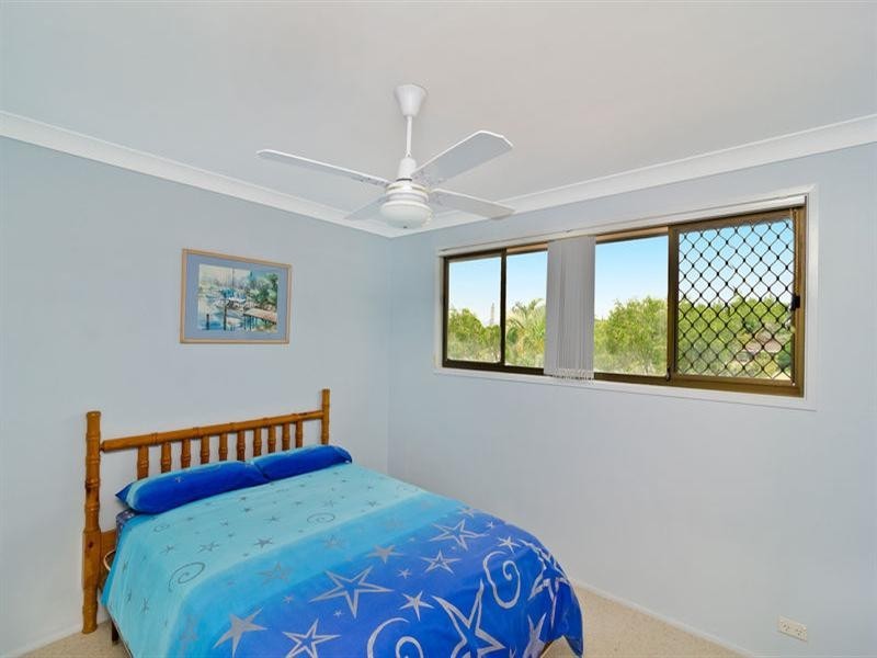 16 Kingfish Court, Palm Beach QLD 4221
