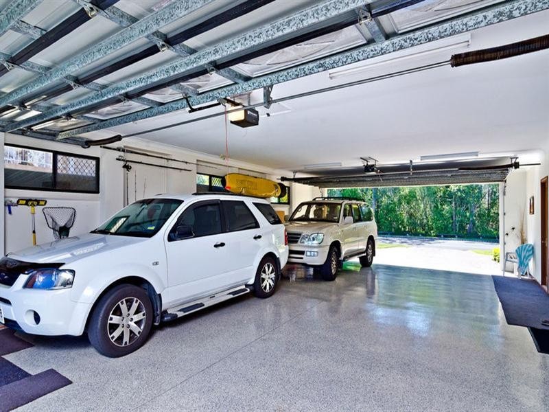 160 Tallebudgera Drive, Palm Beach QLD 4221