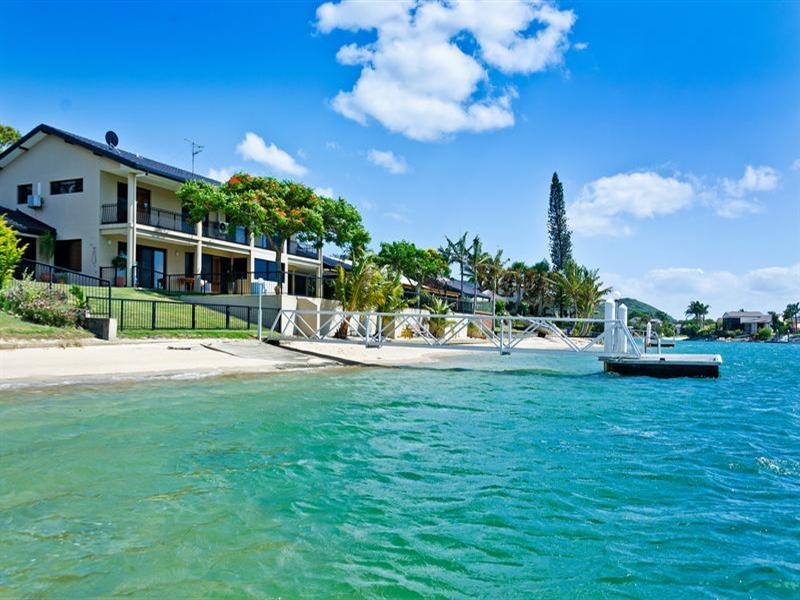 160 Tallebudgera Drive, Palm Beach QLD 4221