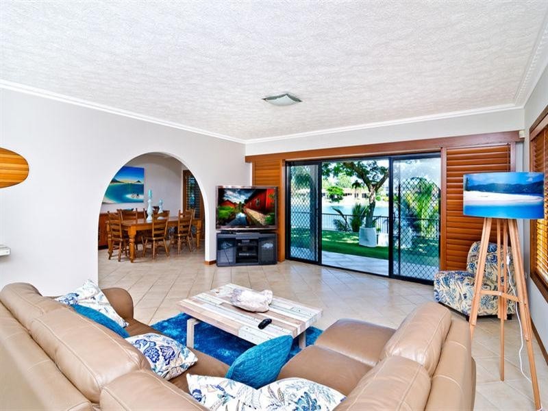 160 Tallebudgera Drive, Palm Beach QLD 4221