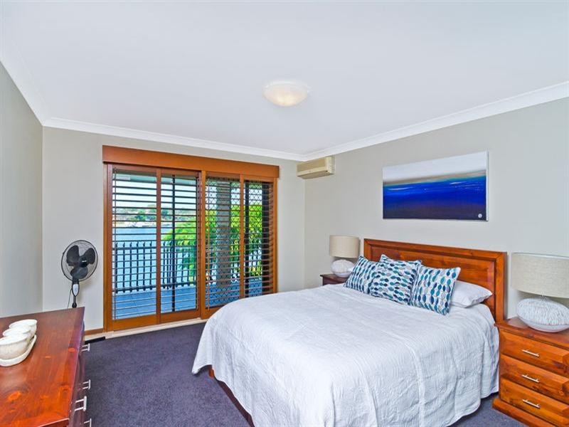 160 Tallebudgera Drive, Palm Beach QLD 4221