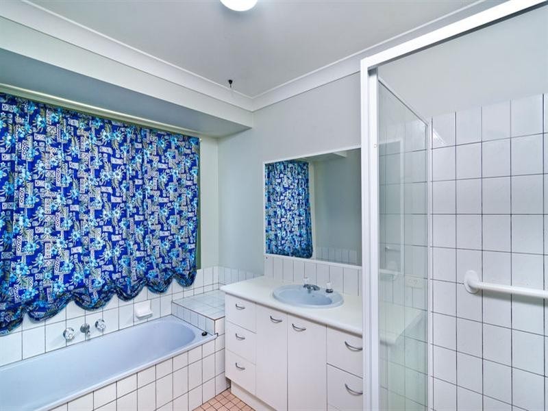 187 K P McGrath Drive, Elanora QLD 4221