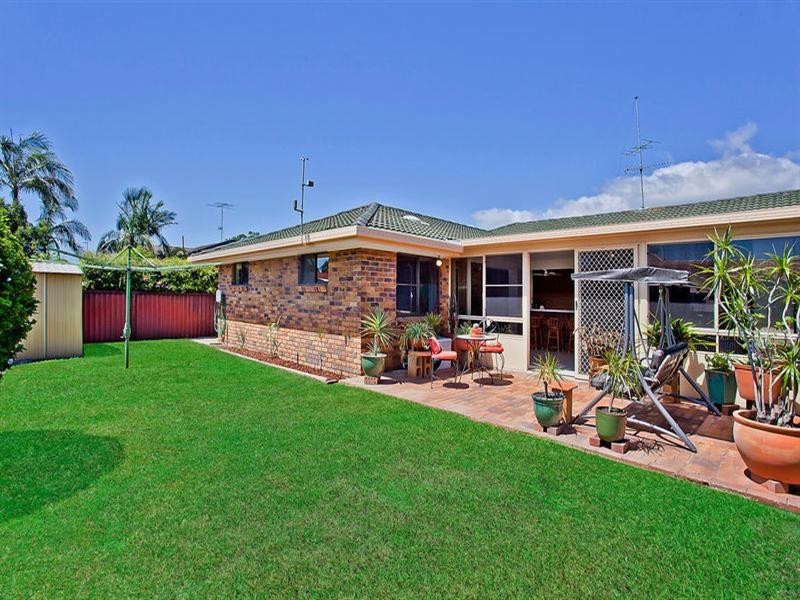 11 Kurrajong Court, Palm Beach QLD 4221