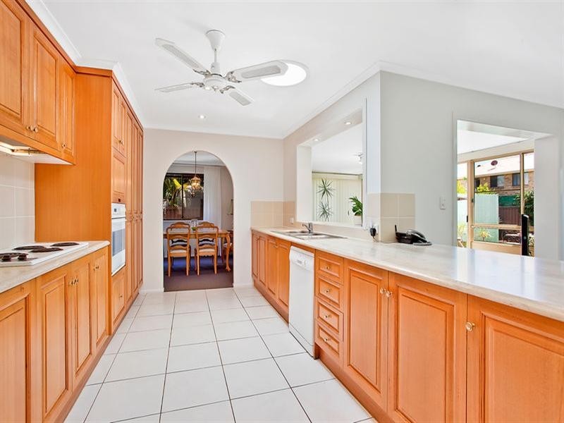 11 Kurrajong Court, Palm Beach QLD 4221
