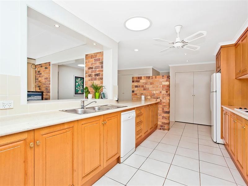 11 Kurrajong Court, Palm Beach QLD 4221