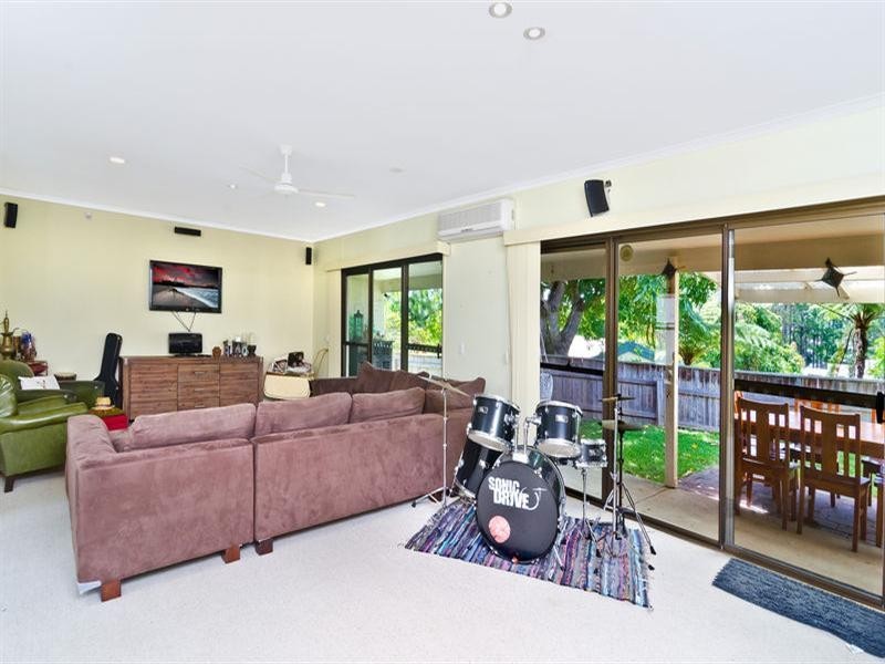 4 Ballidu Close, Elanora QLD 4221