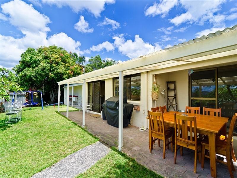 4 Ballidu Close, Elanora QLD 4221