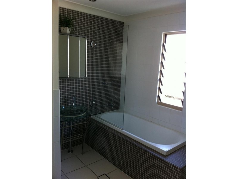 46 Twelfth Avenue, Palm Beach QLD 4221
