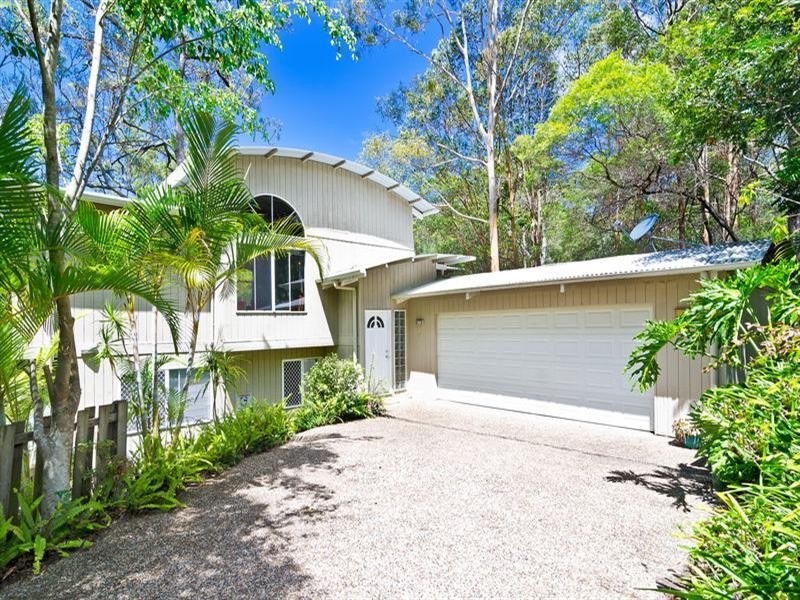 13 Cheshire Grove, Elanora QLD 4221