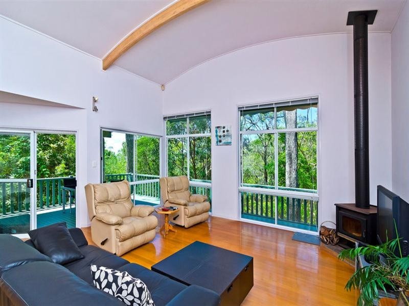 13 Cheshire Grove, Elanora QLD 4221