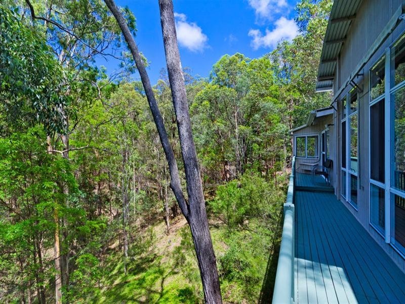 13 Cheshire Grove, Elanora QLD 4221