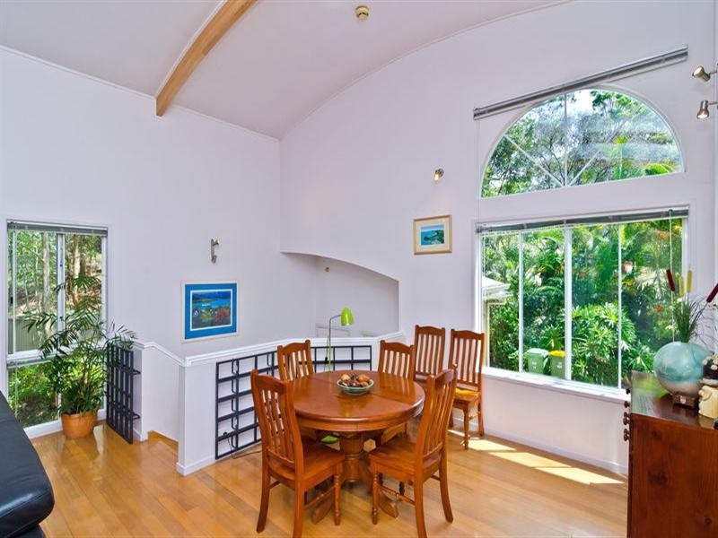 13 Cheshire Grove, Elanora QLD 4221