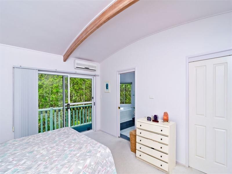 13 Cheshire Grove, Elanora QLD 4221