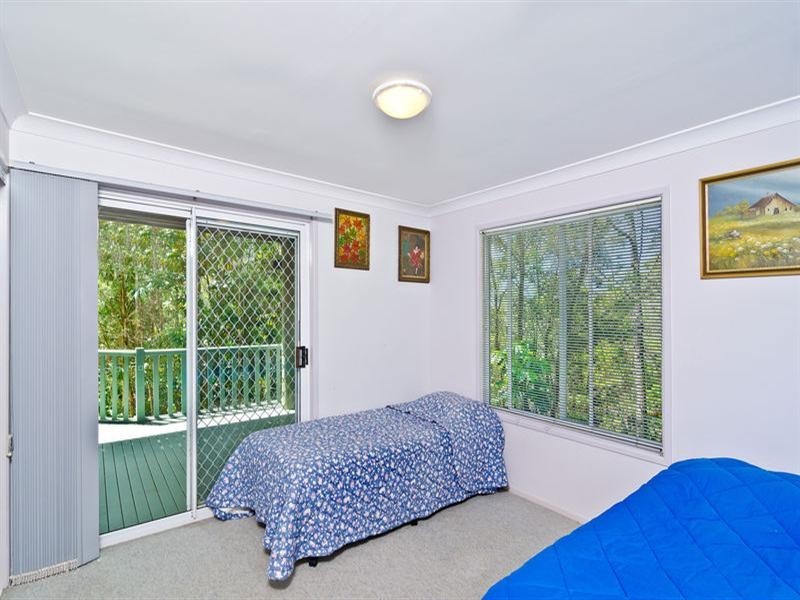 13 Cheshire Grove, Elanora QLD 4221