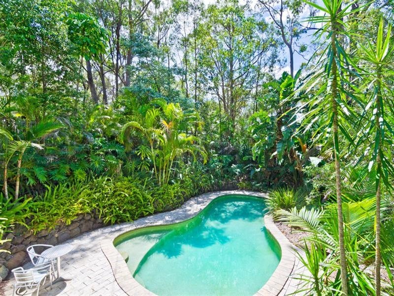 13 Cheshire Grove, Elanora QLD 4221