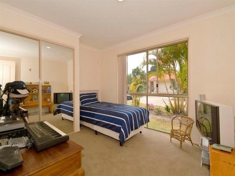 7 Gardendale Crescent, Burleigh Waters QLD 4220