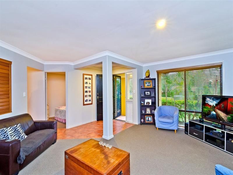 9 Baekea Drive, Elanora QLD 4221