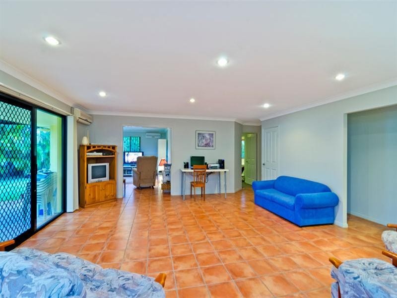 9 Baekea Drive, Elanora QLD 4221