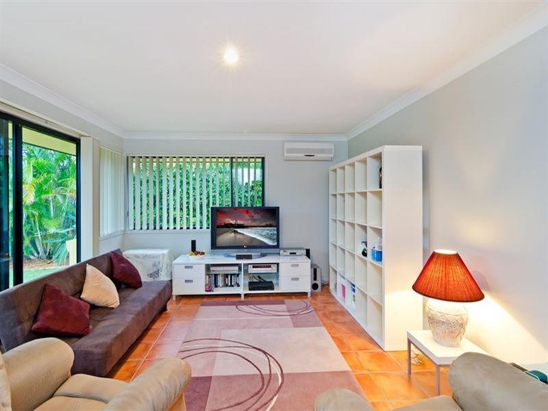 9 Baekea Drive, Elanora QLD 4221