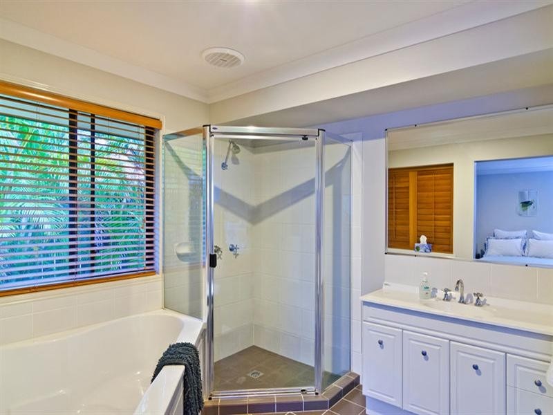 9 Baekea Drive, Elanora QLD 4221