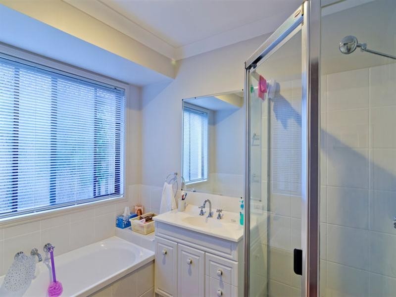 9 Baekea Drive, Elanora QLD 4221