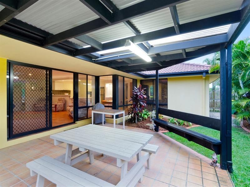 9 Baekea Drive, Elanora QLD 4221