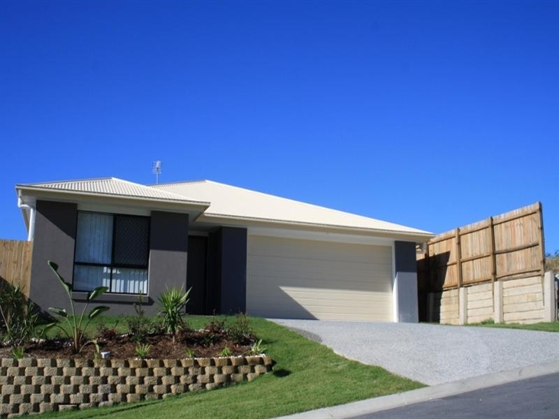 5 Rise Circuit, Pacific Pines QLD 4211