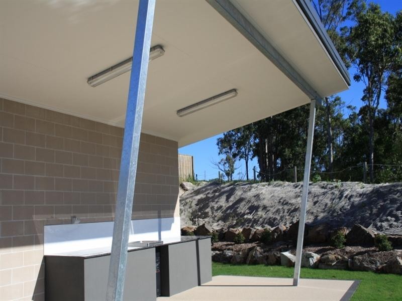 5 Rise Circuit, Pacific Pines QLD 4211