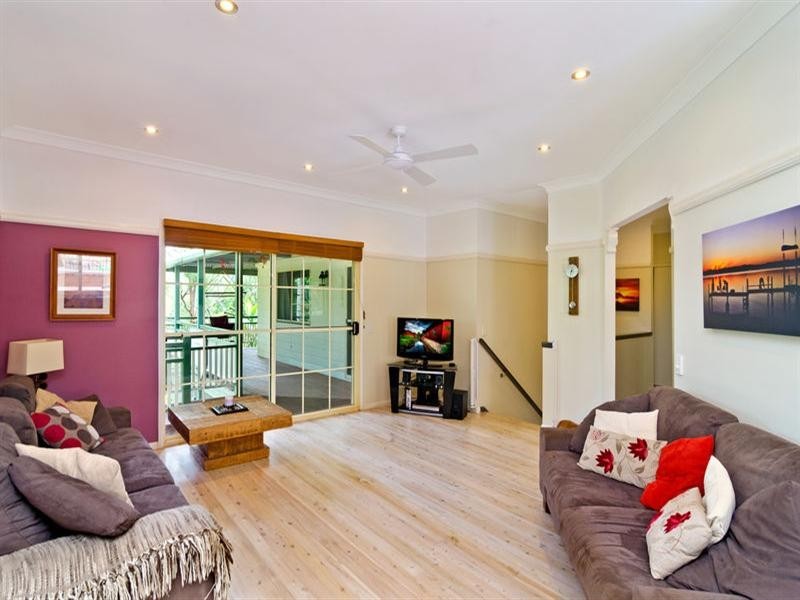 8 Raleigh Terrace, Currumbin Waters QLD 4223