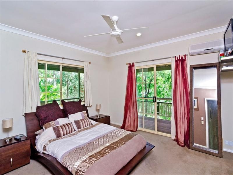 8 Raleigh Terrace, Currumbin Waters QLD 4223