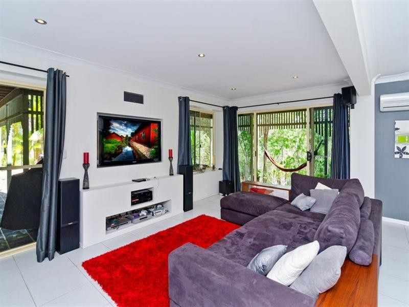 8 Raleigh Terrace, Currumbin Waters QLD 4223