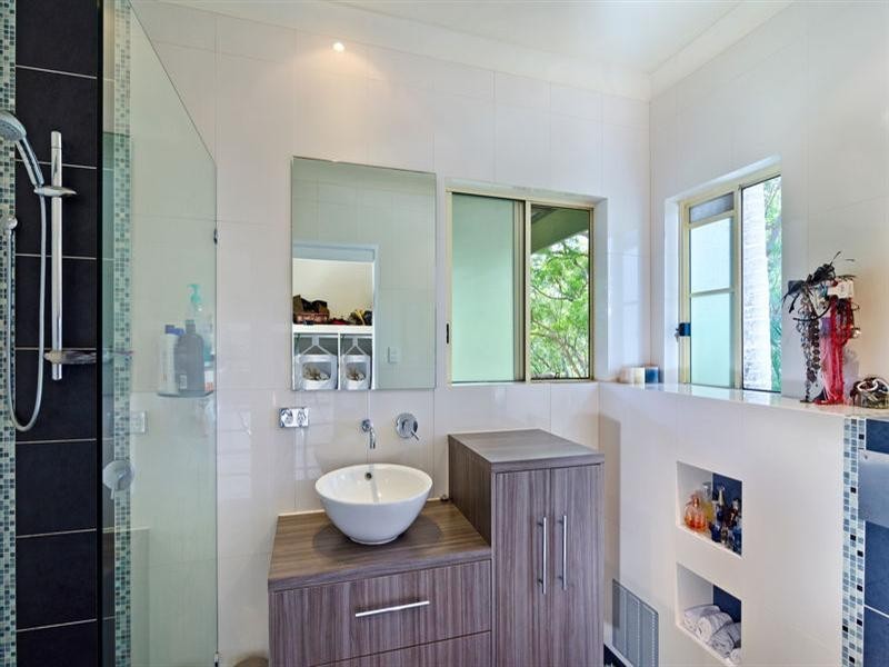 8 Raleigh Terrace, Currumbin Waters QLD 4223