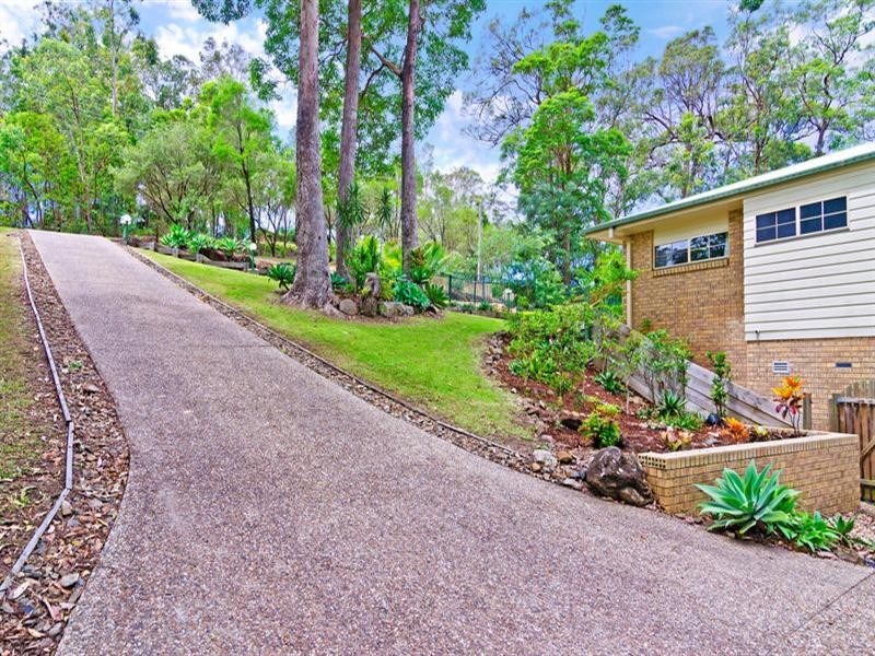 8 Raleigh Terrace, Currumbin Waters QLD 4223
