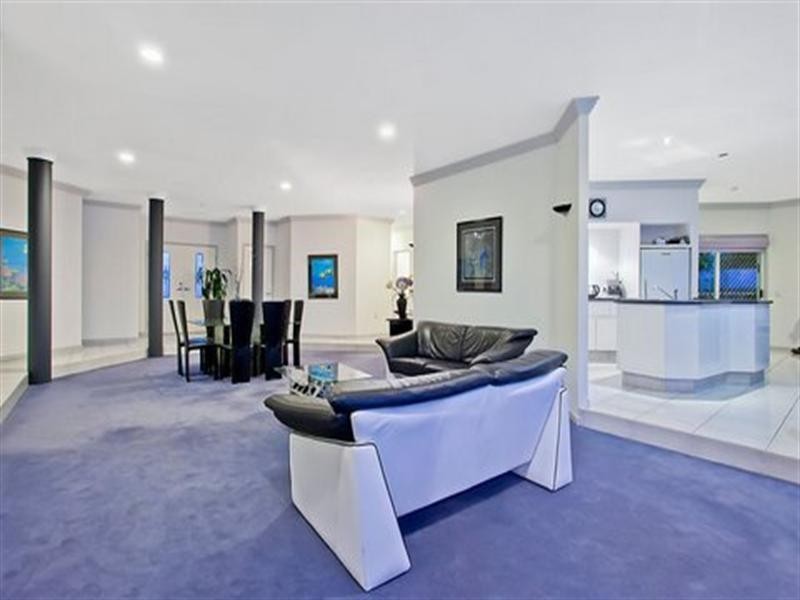 17 Acron Street, Elanora QLD 4221