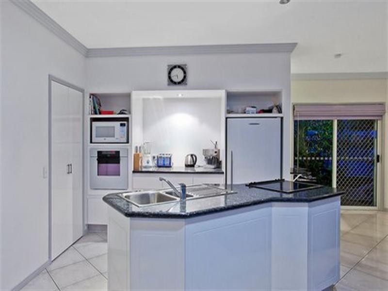 17 Acron Street, Elanora QLD 4221