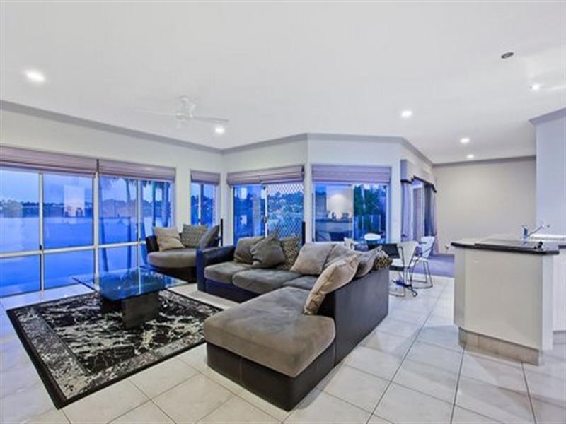 17 Acron Street, Elanora QLD 4221