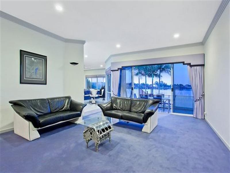 17 Acron Street, Elanora QLD 4221