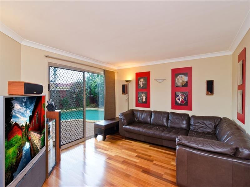 6 Avocado Street, Elanora QLD 4221