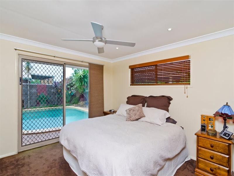 6 Avocado Street, Elanora QLD 4221