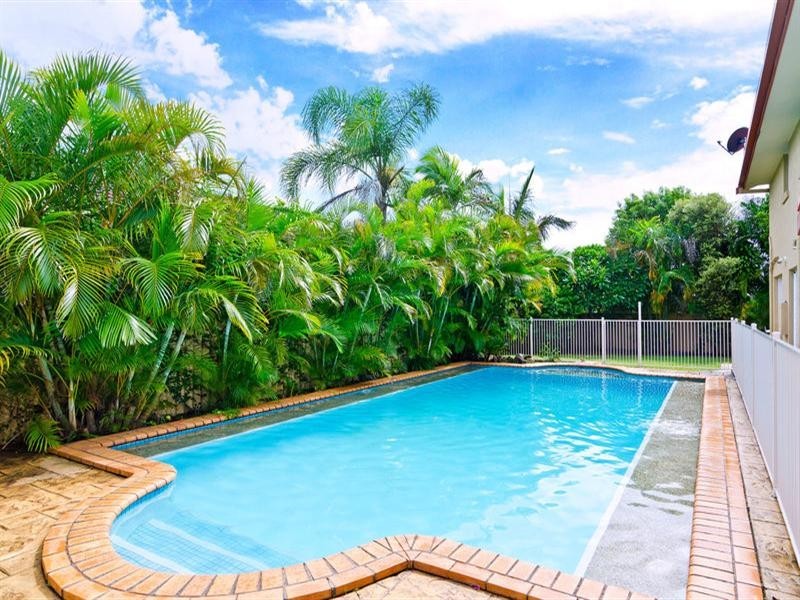 10 Melaleuca Drive, Palm Beach QLD 4221