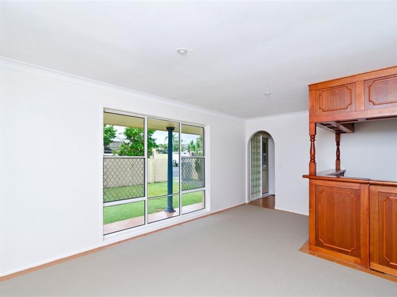 10 Melaleuca Drive, Palm Beach QLD 4221