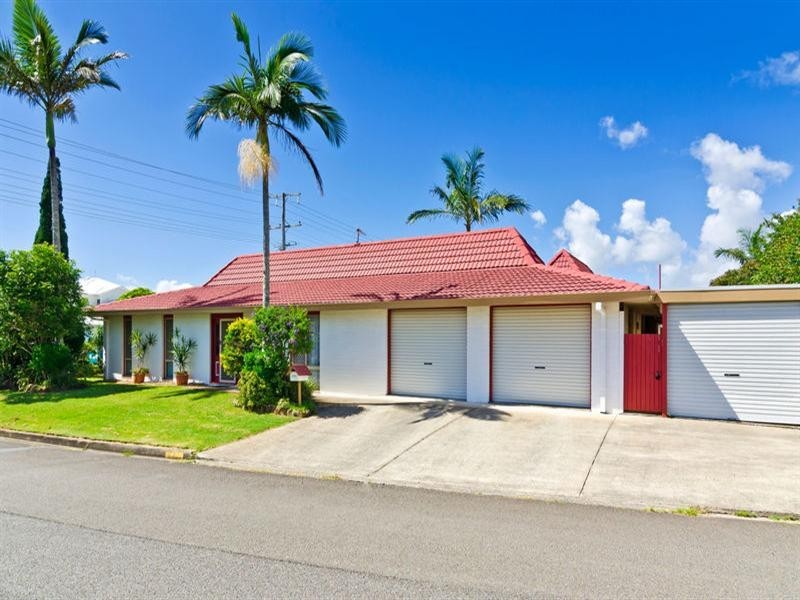 2 Coolibah Drive, Palm Beach QLD 4221