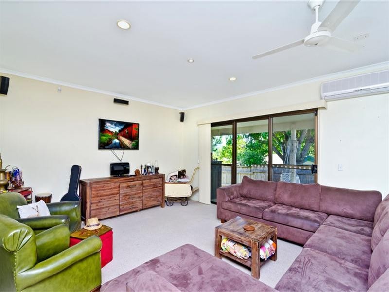 4 Ballidu Close, Elanora QLD 4221