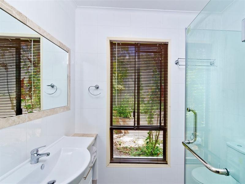 4 Ballidu Close, Elanora QLD 4221