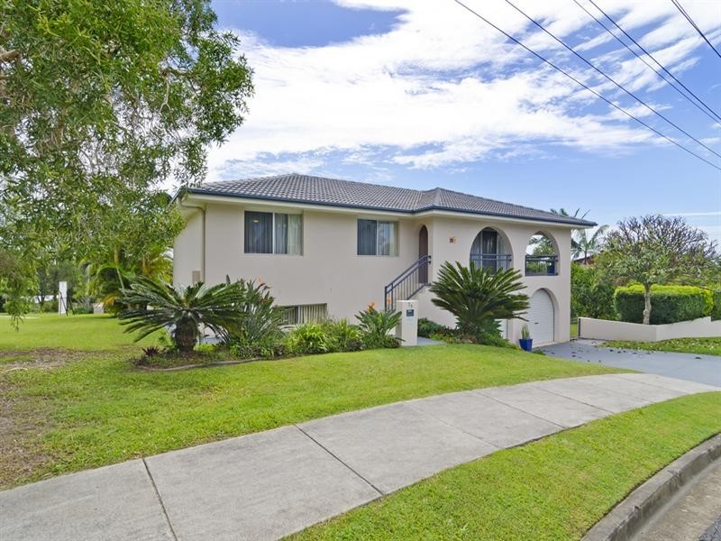 25 Seaview Parade, Elanora QLD 4221