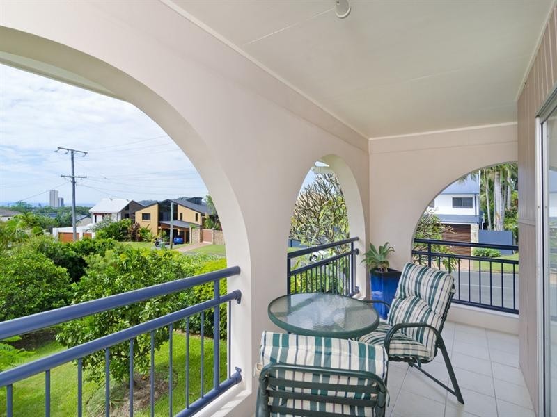 25 Seaview Parade, Elanora QLD 4221