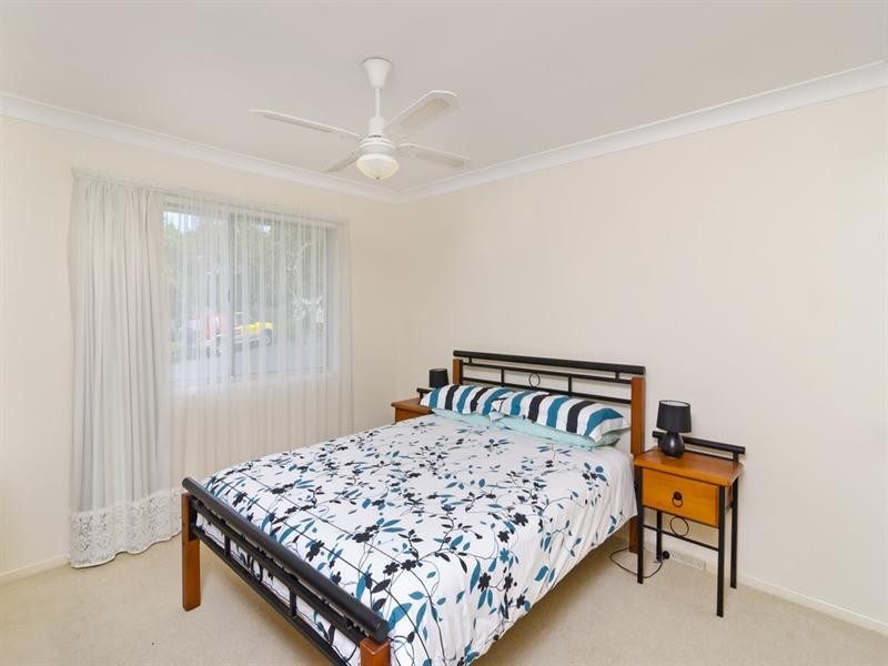25 Seaview Parade, Elanora QLD 4221