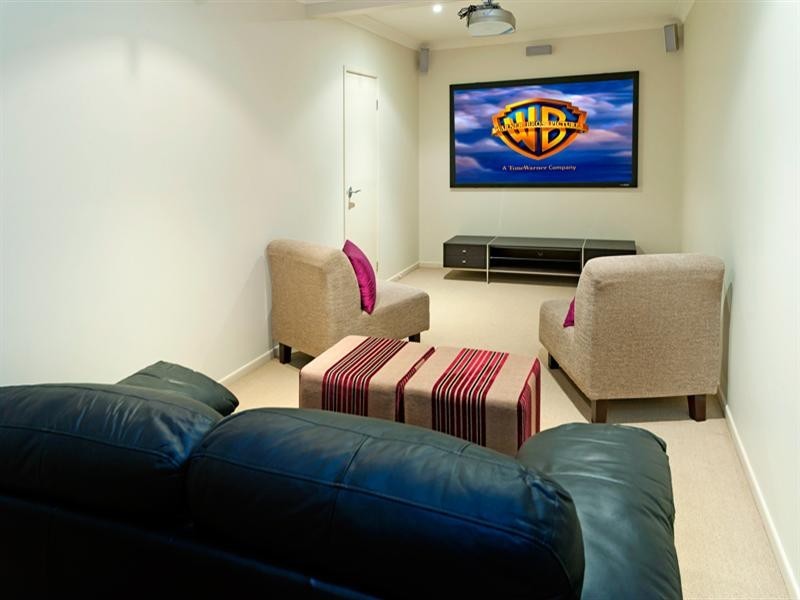 10 Rottnest Court, Elanora QLD 4221