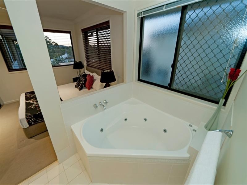 10 Rottnest Court, Elanora QLD 4221